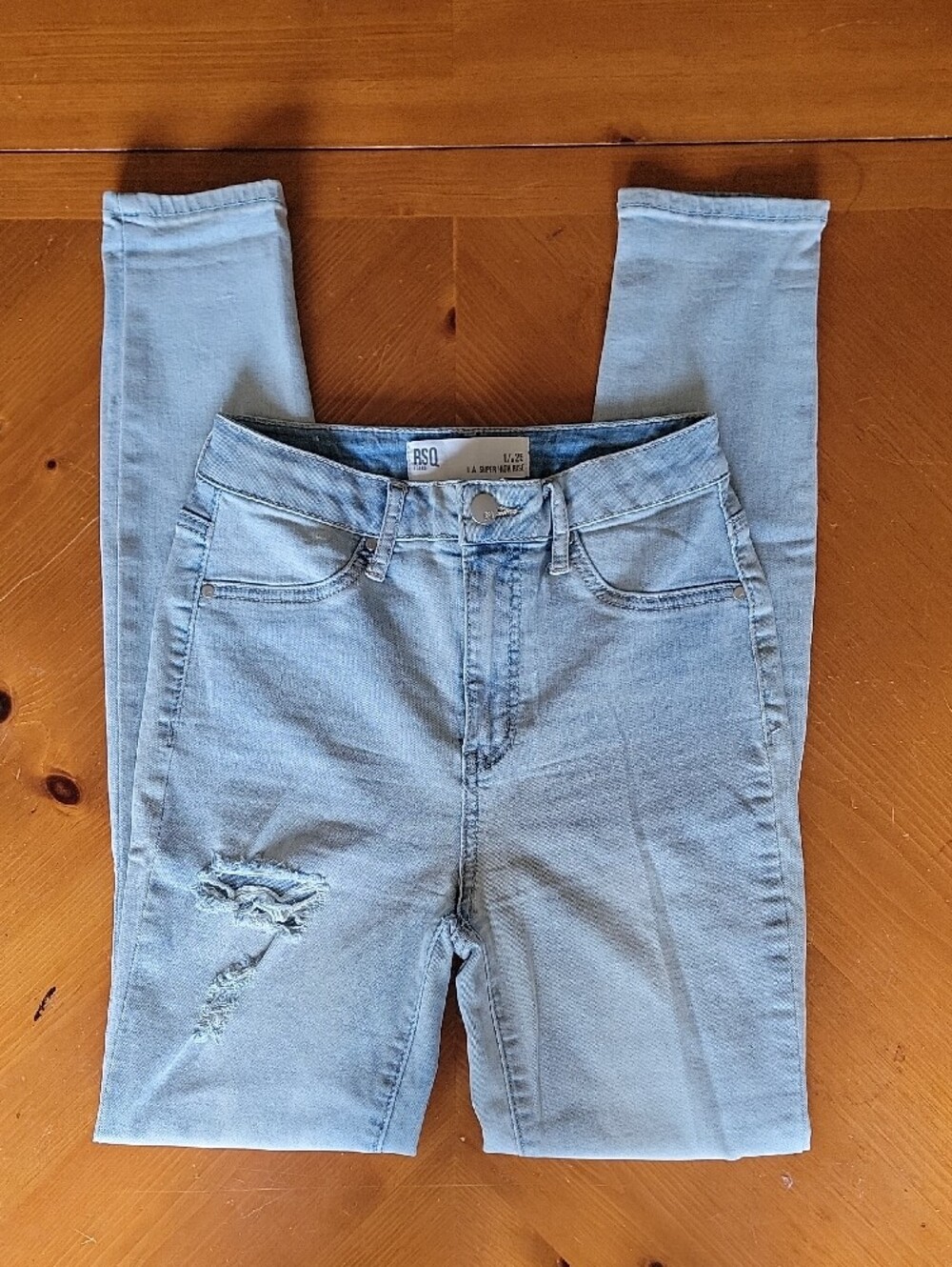 PacSun RSQ LA Super High Rise Distressed Jeggings Light Wash 1 W25 NWOT - Picture 2 of 3